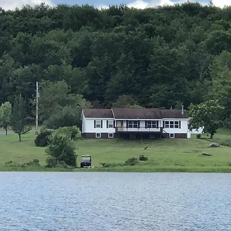 Private Lake House In Monticello